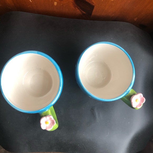 Matching mugs - Picture 3 of 9